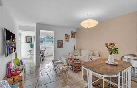 240 Galen Dr, Key Biscayne, FL 33149