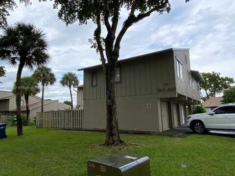5811 NW 21st St, Lauderhill, FL 33313
