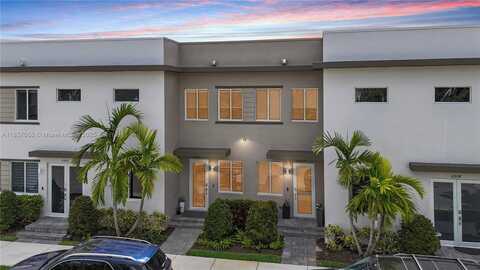 6504 NW 105th Pl, Doral, FL 33178