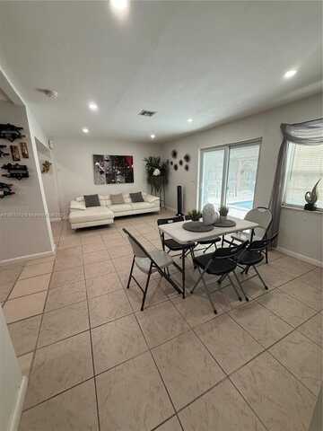 2231 N 66th Ave, Hollywood, FL 33024