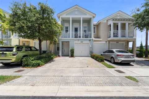 10705 NW 74th Terr, Doral, FL 33178