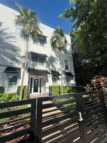 1521 Lenox Ave, Miami Beach, FL 33139