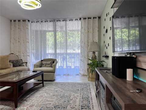 320 NE 12th Ave, Hallandale Beach, FL 33009
