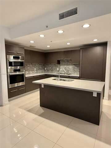 7661 NW 107th Ave, Doral, FL 33178
