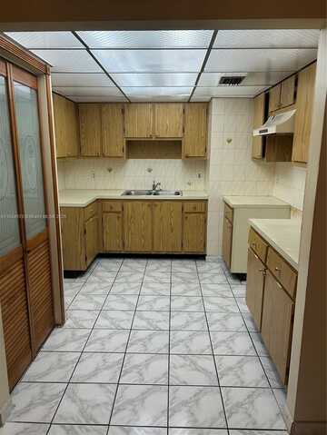 1940 NW 119th St, Miami, FL 33167