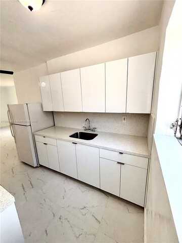 25 Navarre Ave, Coral Gables, FL 33134