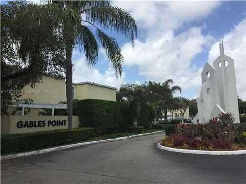 6825 SW 45 LN, Miami, FL 33155