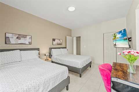 301 86th St, Miami Beach, FL 33141