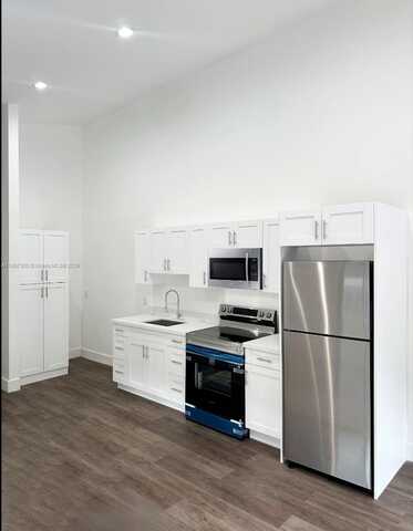 2126 NW 24th St, Miami, FL 33142