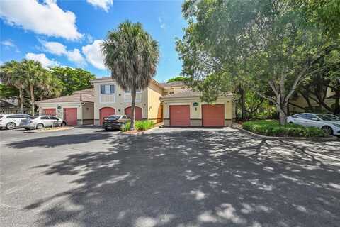 2458 Centergate Dr, Miramar, FL 33025