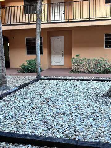 430 Commodore Dr, Plantation, FL 33325