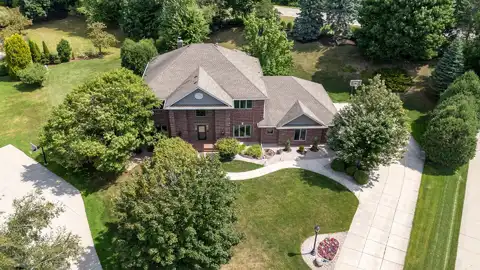 18840 Saratoga Ct, Brookfield, WI 53045
