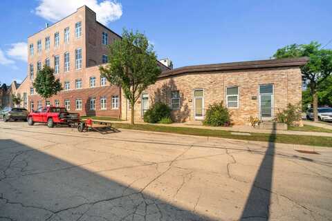3059 N Weil St, Milwaukee, WI 53212