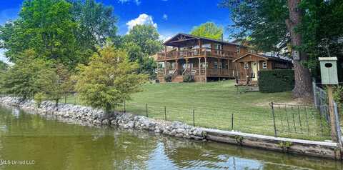 1207 N Thunderbird Drive, Hernando, MS 38632