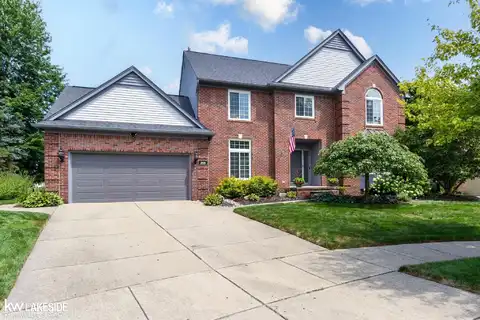 2925 Manorwood, Troy, MI 48085