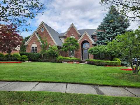 3894 Fadi, Troy, MI 48084
