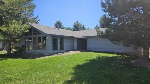 424 NW Birdie Lane, Madras, OR 97741