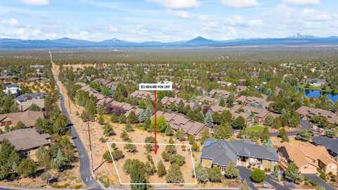 823 Highland View Loop, Redmond, OR 97756