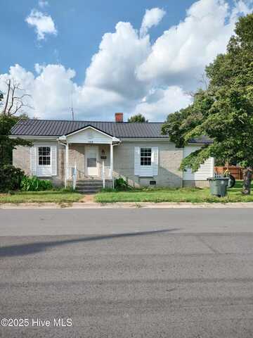 103 E James Street, La Grange, NC 28551