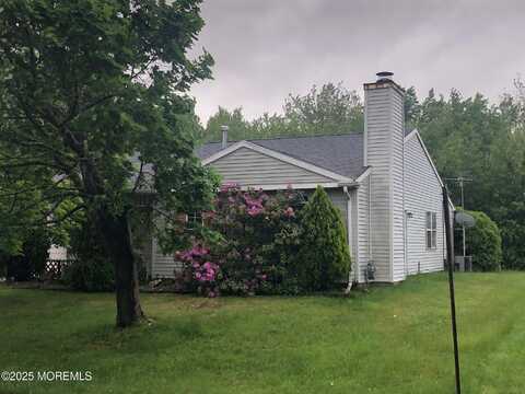 18 Garrison Drive, Tinton Falls, NJ 07753