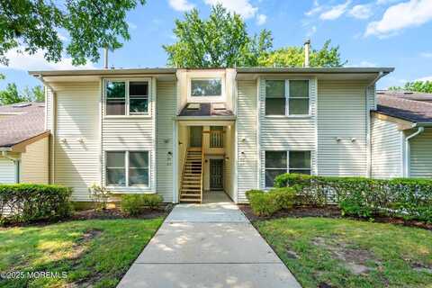 215 Ravenswood Road, Englishtown, NJ 07726