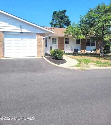 41 Edinburgh Lane, Manchester, NJ 08759