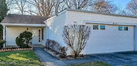 58 Essex Road, Monroe, NJ 08831