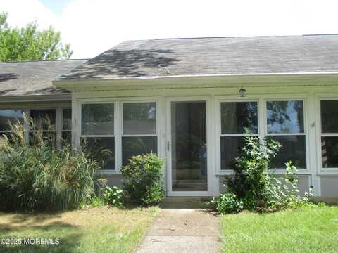662a Plymouth Drive, Lakewood, NJ 08701