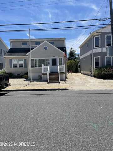 102 Brown Avenue, Lavallette, NJ 08735