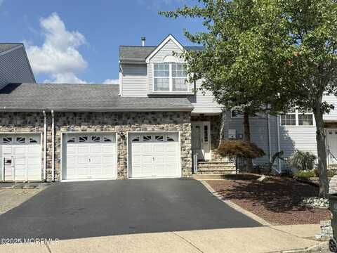 28 Warbler Road, Marlboro, NJ 07746