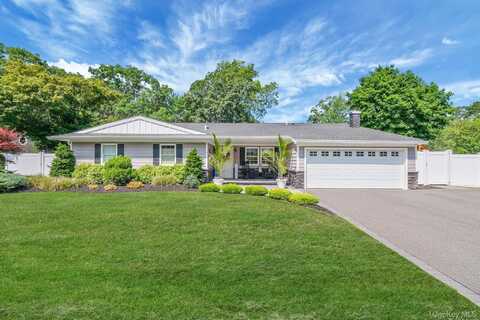10 Woodbine Street, Coram, NY 11727