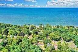 16 Hallock Lane, Rocky Point, NY 11778