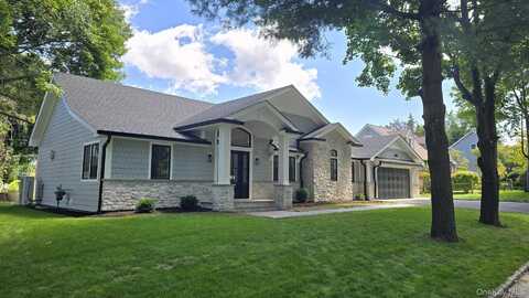 30 Roslyn Drive, Glen Head, NY 11545