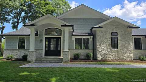 30 Roslyn Drive, Glen Head, NY 11545