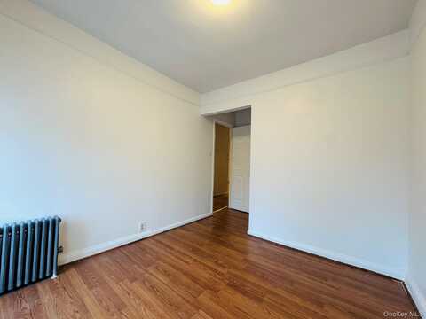2113 25th rd Road, Astoria, NY 11102