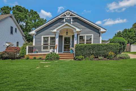 13 Washington Street, Sayville, NY 11782