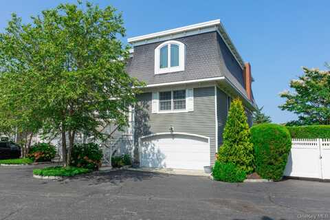 22 Salt Meadow, Babylon, NY 11702