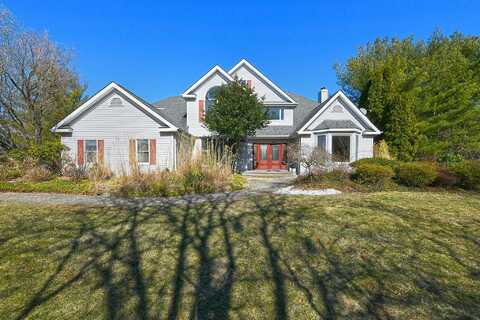 2 Honey Locust Court, Dix Hills, NY 11746