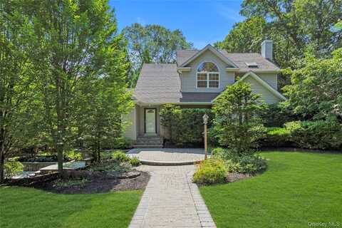 24 River Heights Drive, Smithtown, NY 11787