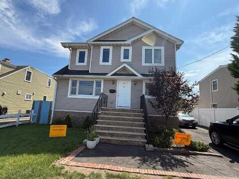 46 Lincoln Place, Massapequa, NY 11758