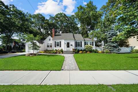 45 Sycamore Street, Massapequa, NY 11758