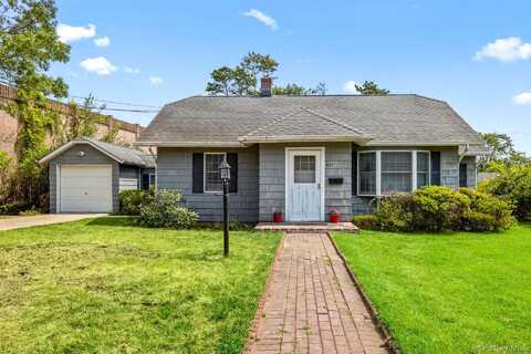 651 Sayville Avenue, Sayville, NY 11782