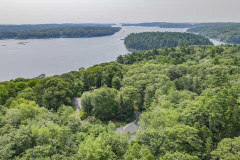 31 Deer Trail Drive, Boothbay, ME 04537