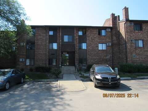7713 Woodward Avenue, Woodridge, IL 60517