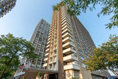 6157 N Sheridan Road, Chicago, IL 60660