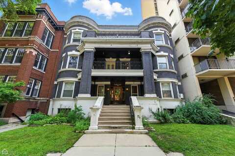 5465 S Hyde Park Boulevard, Chicago, IL 60615