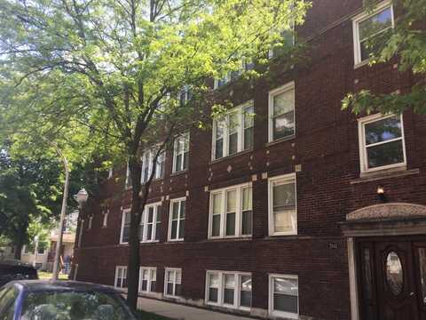2941 W Belle Plaine Avenue, Chicago, IL 60618