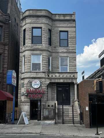 948 W Addison Street, Chicago, IL 60613