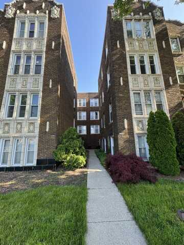 2838 W Addison Street, Chicago, IL 60618