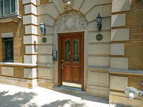 6807 N Lakewood Avenue, Chicago, IL 60626